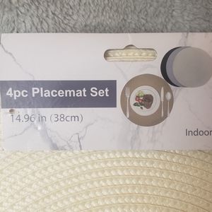 4 Cream Round Woven Placemats NWT
